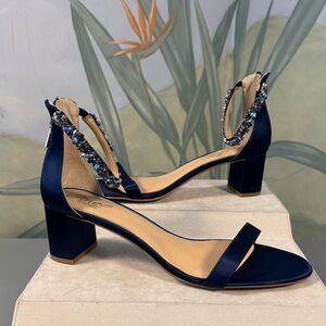 Jewel Badgley Mischka, size 12, NWOT Elegant Navy Blue Women's Heels